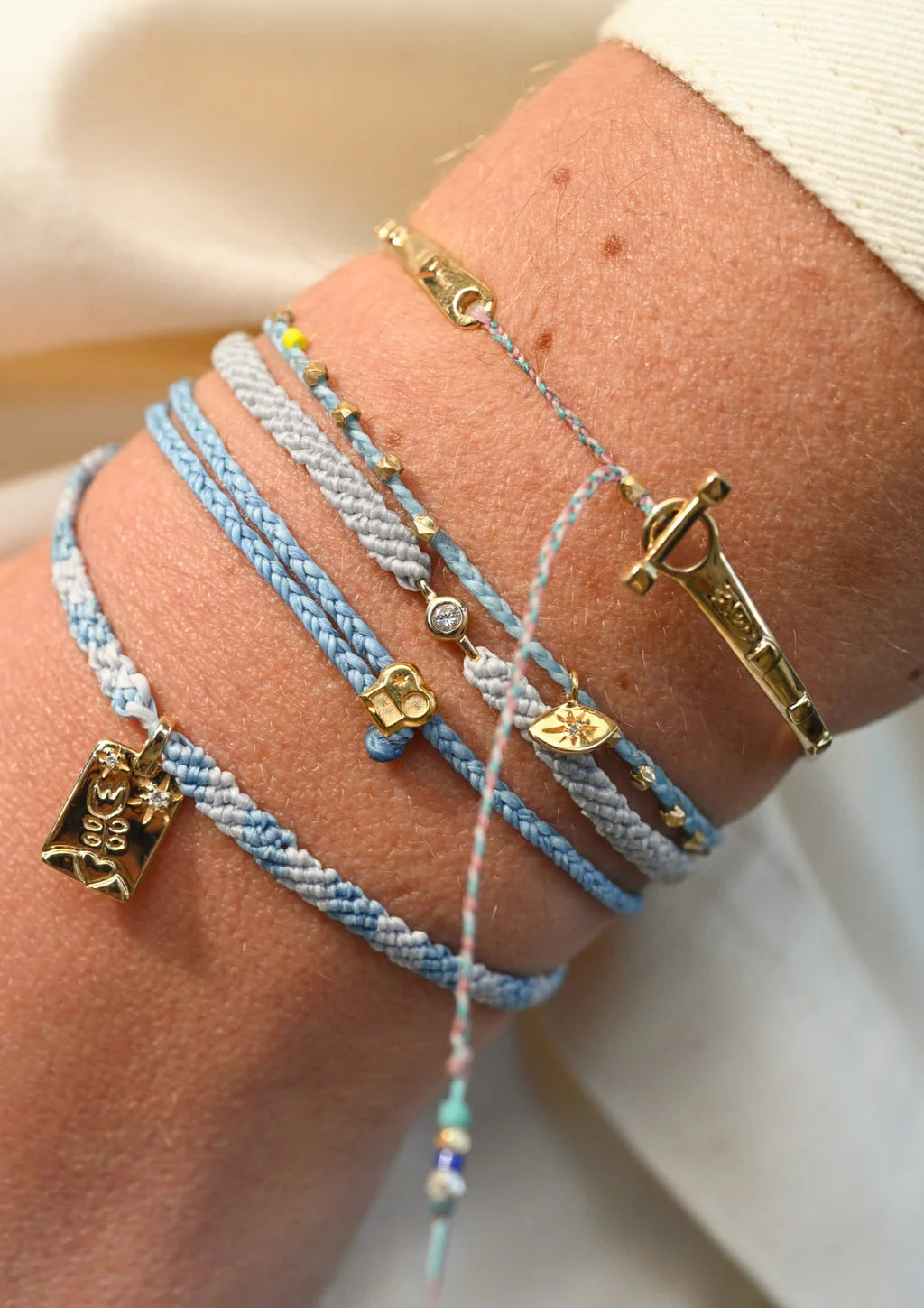 Easygoing Diamond Eye in Sky Blue