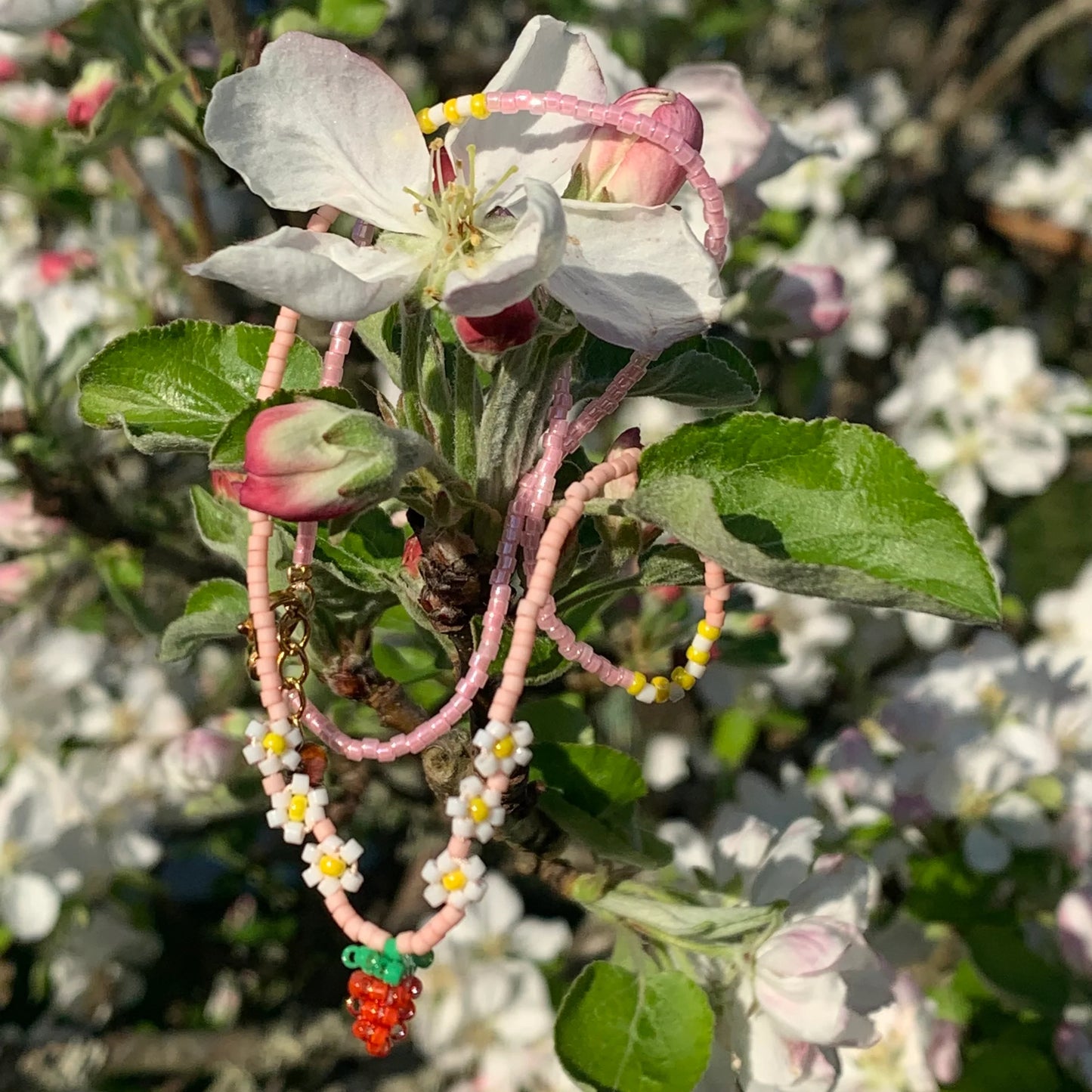 FRUTTI Flower Necklace - Strawberry