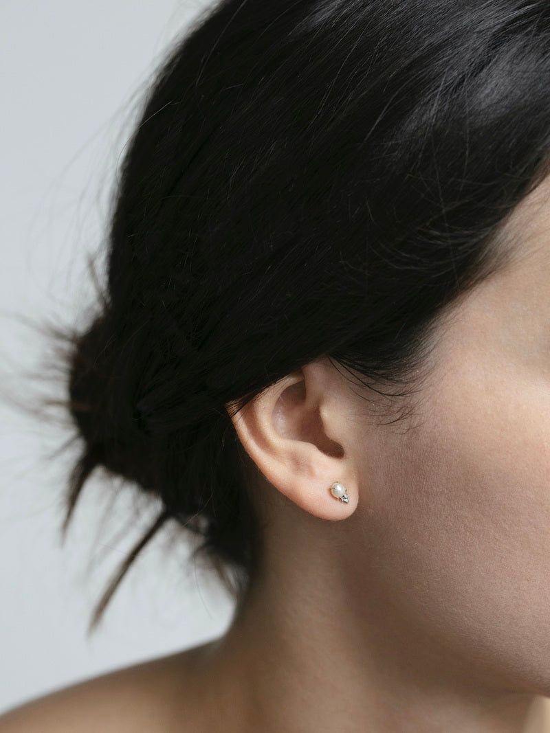DODDIE Pearl Stud Earrings