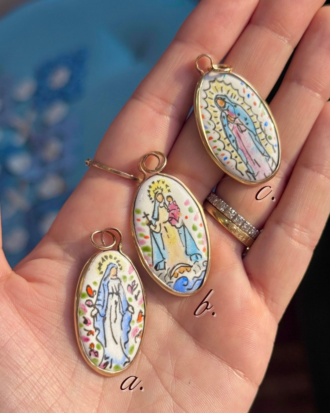 La Virgen Maria Enamel Pendant