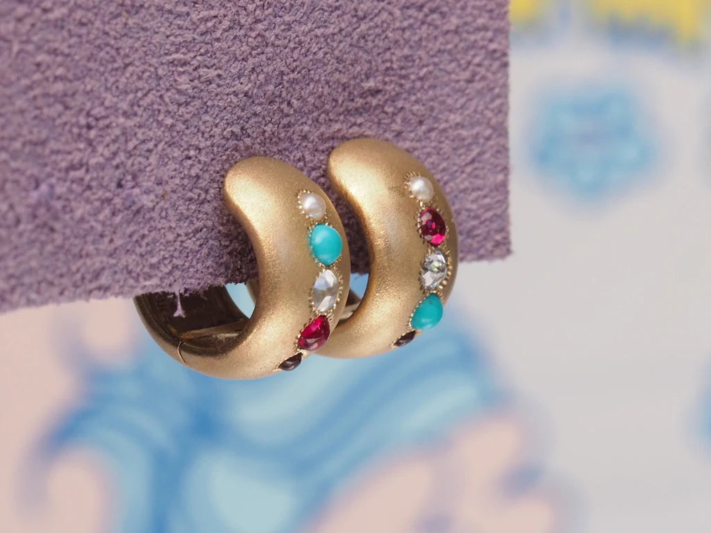 Chubby Cabochon Huggies